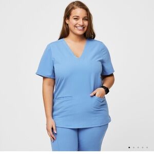 FIGS (3 SETS) Ceil Blue Casma 3 pocket top with Zamora jogger pants